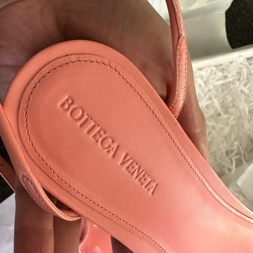 Bottega Veneta feather flat sandals NWB 37.5 salmon pink - Picture 6 of 14